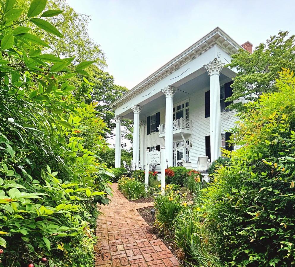 Winridge Manor Bed & Breakfast Madison Heights Exterior photo